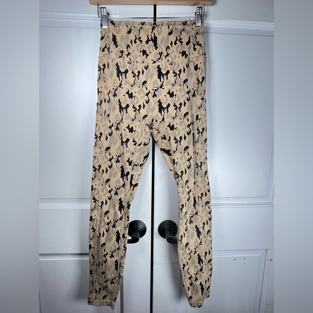 GCF Vienna Textured Leggings Very Stretchy and Comfortable Size S - Picture 2 of 4